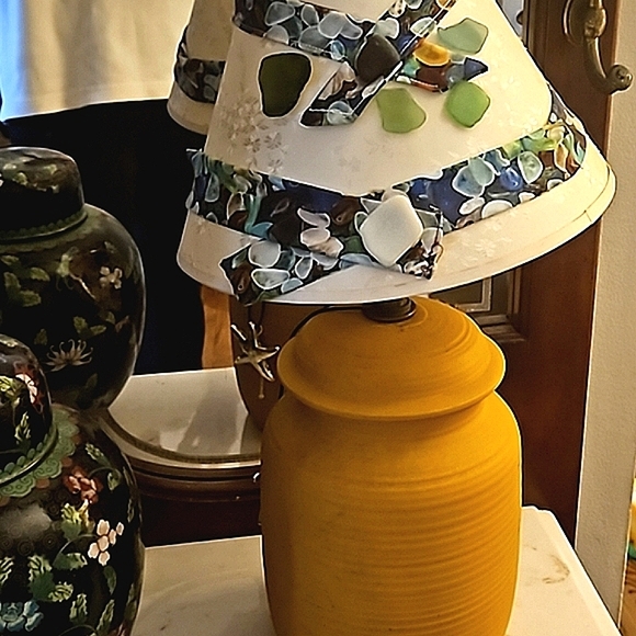 1940s Italy marked " handmade pottery lamp and Free- eyelet handcrafted shade - Picture 4 of 14